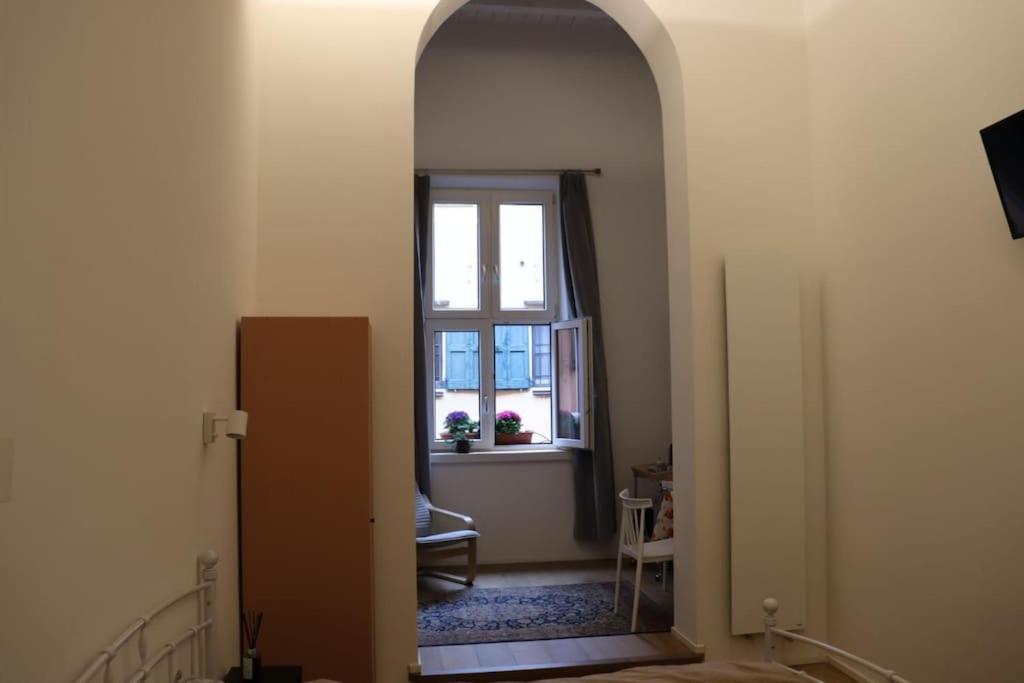 Little Apartment Over The Canal Bologne Extérieur photo